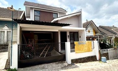 Rumah 2 Lantai Dalam Perumhan Dijual Murah Akses Mudah di Berbah Sleman