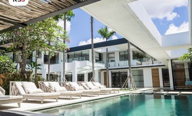 FOR SALE LUXURY VILLA WIITH SWIMMING POOL AND BEAUTIFUL GARDEN AT CANGGU