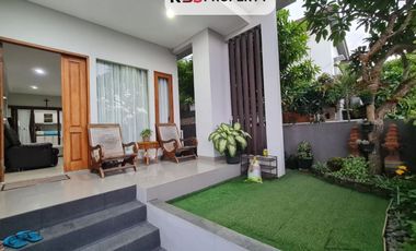 FOR SALE MODERN VILLA WITH BALCONY AND RICE FIELD VIEW AT RENON, DENPASAR