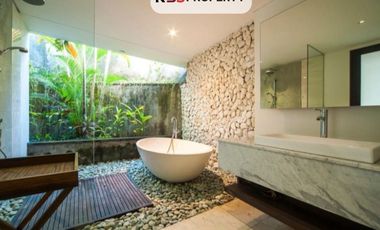 FOR SALE VILLA WITH BEAUTY SWIMMING POOL AND JUNGLE VIEW AT SUKAWATI