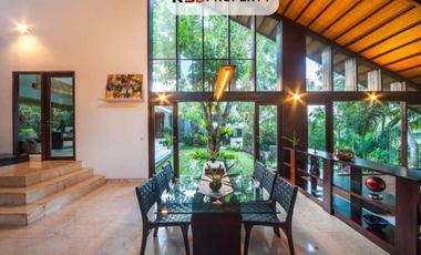 FOR SALE VILLA WITH BEAUTY SWIMMING POOL AND JUNGLE VIEW AT SUKAWATI