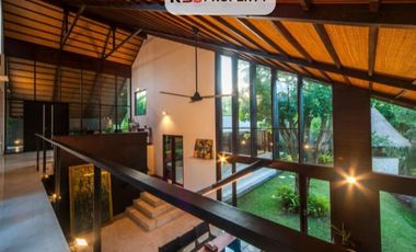 FOR SALE VILLA WITH BEAUTY SWIMMING POOL AND JUNGLE VIEW AT SUKAWATI