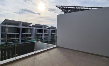 Rumah Mewah Golf Island PIK 10x30 Brand New Kosongan Ada Lift