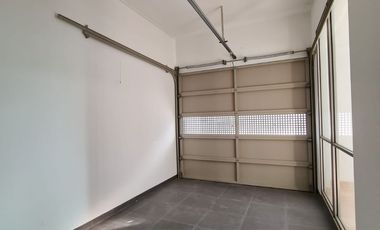 Rumah Mewah Golf Island PIK 10x30 Brand New Kosongan Ada Lift