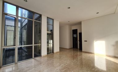 Rumah Mewah Golf Island PIK 10x30 Brand New Kosongan Ada Lift