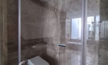 Rumah Mewah Golf Island PIK 10x30 Brand New Kosongan Ada Lift