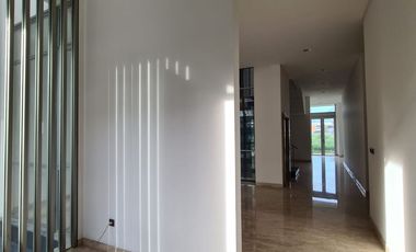 Rumah Mewah Golf Island PIK 10x30 Brand New Kosongan Ada Lift