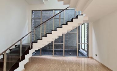 Rumah Mewah Golf Island PIK 10x30 Brand New Kosongan Ada Lift