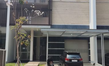 Rumah Mewah Golf Island PIK 10x30 Brand New Kosongan Ada Lift