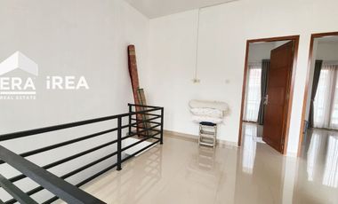 DIJUAL RUMAH CLUSTER 2 LANTAI SIAP HUNI DI SOLO DEKAT LUWES GENTAN