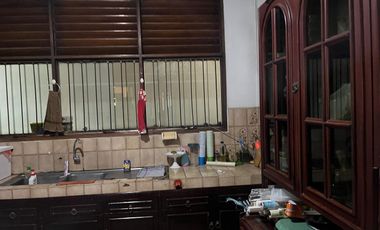 Rumah Cantik Menteng Jual Cepat ada Lokasi Prestige dan Nyaman