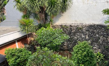 Rumah Cantik Menteng Jual Cepat ada Lokasi Prestige dan Nyaman