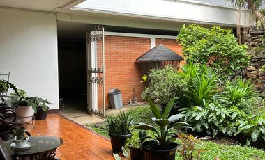 Rumah Cantik Menteng Jual Cepat ada Lokasi Prestige dan Nyaman