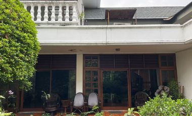 Rumah Cantik Menteng Jual Cepat ada Lokasi Prestige dan Nyaman