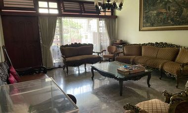 Rumah Cantik Menteng Jual Cepat ada Lokasi Prestige dan Nyaman