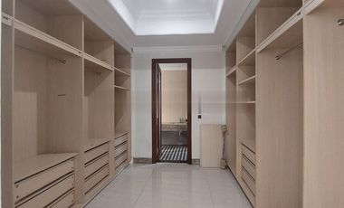 RUMAH MEWAH GRAZY RICH GRAHA FAMILY FULL FURNISHED PERUMAHAN ELITE  SURABAYA BARAT