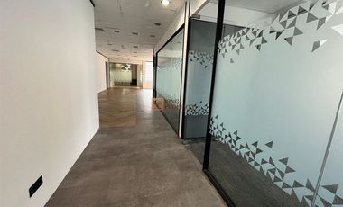 Ruang Kantor Mewah 300 m² Menara Sudirman – Executive Toilet + Meeting Room, SCBD Area
