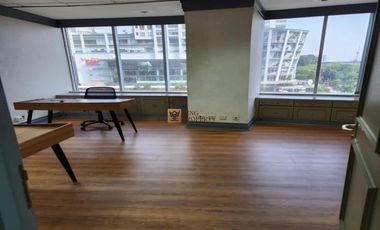 Dijual Office Space 218 m² Menara Sudirman – Semi Furnish, Dekat SCBD & MRT, View FX & GBK!