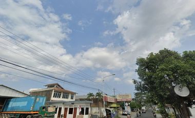 Dijual Ruang Usaha Cocok Untuk Gudang Pinggir Jl Imogiri Km.4 Dalam Ringroad Jogja