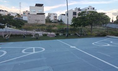 Town House industrial en Valle Tinto, Corregidora, Querétaro.