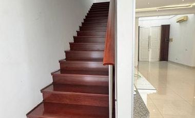 Disewakan Minimalis  Lariz Ville Pakuwon Surabaya Barat