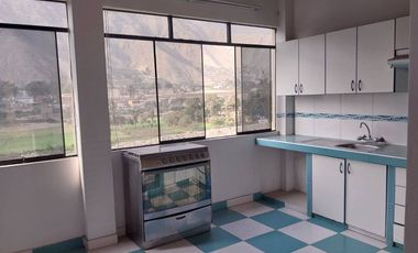 VENTA CASA DE 3 PISOS CHACLACAYO 110.77M2 $130,000 DOLARES