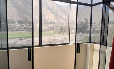 VENTA CASA DE 3 PISOS CHACLACAYO 110.77M2 $130,000 DOLARES