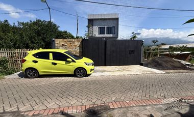 PERMATA TERSEMBUNYI DIJUAL RUMAH VILA VILLA TERBAIK KOTA BATU : GAYA MODERN EROPA, KAPASITAS LEGA, VIEW LUAR BIASA, FASILITAS SERBAGUNA, LOKASI WISATA