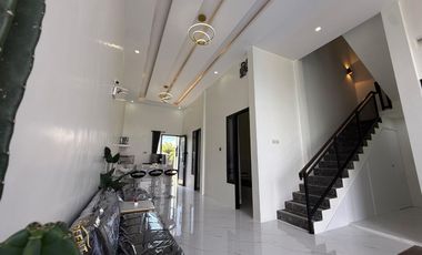 PERMATA TERSEMBUNYI DIJUAL RUMAH VILA VILLA TERBAIK KOTA BATU : GAYA MODERN EROPA, KAPASITAS LEGA, VIEW LUAR BIASA, FASILITAS SERBAGUNA, LOKASI WISATA