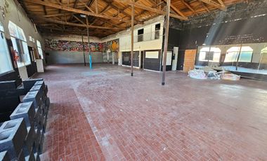 SE ALQUILAN 315M2 LOCAL   + GALPON + DEPOSITO c/OFIC  MAS SOTANO DE 90M2 (OPCION MAS GALPON TOTAL 630 M2)