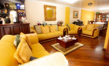Casa en venta en Ambato | 4 Baños + Gimnasio | La Victoria