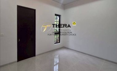 Dijual rumah cantik full renovasi interior di hadap timur di sukajadi