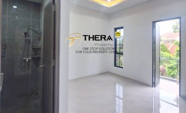 Dijual rumah cantik full renovasi interior di hadap timur di sukajadi