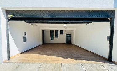 Casa en Venta para Corporativo, Oficina, Notaría!