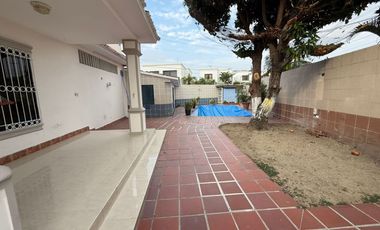 Casa de 600 m² con 5 dormitorios  en venta en Samborondon
