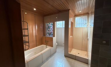 Casa de 600 m² con 5 dormitorios  en venta en Samborondon