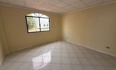 Casa de 600 m² con 5 dormitorios  en venta en Samborondon