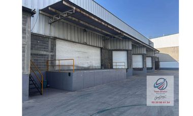 TLALNEPANTLA SOBRE AV. PRINCIPAL EN PARQUE CON SEGURIDAD, 1,988 m2 CON ANDENES