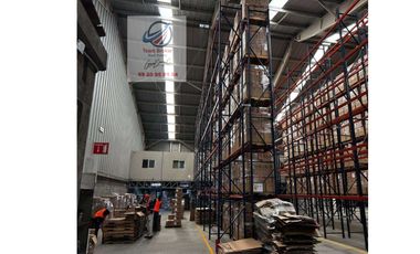 TLALNEPANTLA SOBRE AV. PRINCIPAL EN PARQUE CON SEGURIDAD, 1,988 m2 CON ANDENES