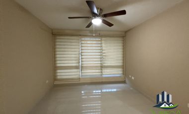 Casa en Renta a dos cuadras de Plaza Monte Magno, sobre el Bulevar Europa