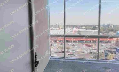 OFICINA DE 95m2 CON CUBÍCULOS PRIVADOS Y RECEPCIÓN DENTRO DE EDIFICIO CORPORATIVO