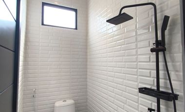 Perumahan Murah Jogja ; Rumah 2 Lantai Kaliurang Dekat UGM ; Carport 2 Mobil