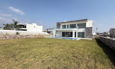 CASA EN VENTA EN FRACCIONAMIENTO LOMAS DE COCOYOC, MORELOS