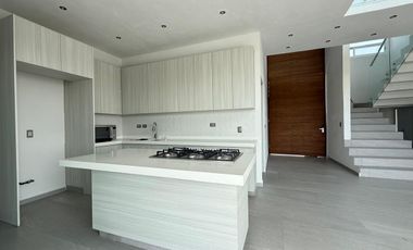 CASA EN VENTA EN FRACCIONAMIENTO LOMAS DE COCOYOC, MORELOS