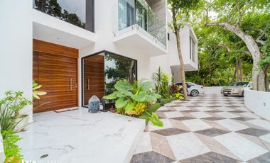 Luxury Home for Sale in Playacar, Playa del Carmen – 854 m² Residence with Rooftop Pool