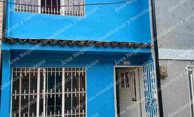 Área alquila casa de dos pisos en el Barrio el Limonar.