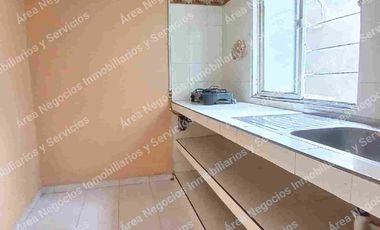 Área alquila casa de dos pisos en el Barrio el Limonar.