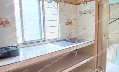 Área alquila casa de dos pisos en el Barrio el Limonar.