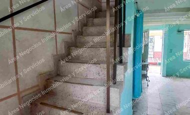 Área alquila casa de dos pisos en el Barrio el Limonar.