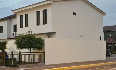 Venta de Casa, Urbanizacion Costalmar II, Guayaquil, Ecuador